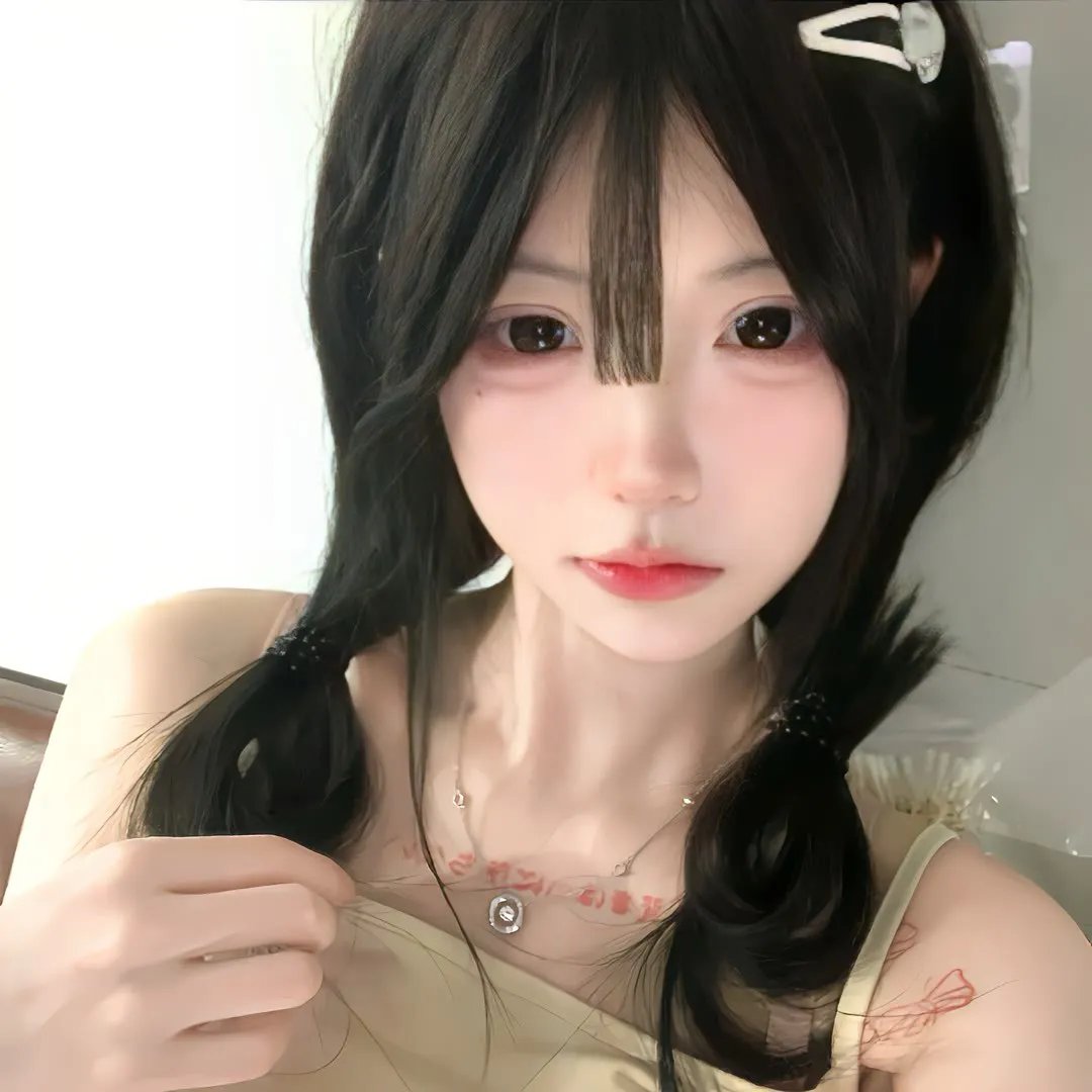 热裤荡女